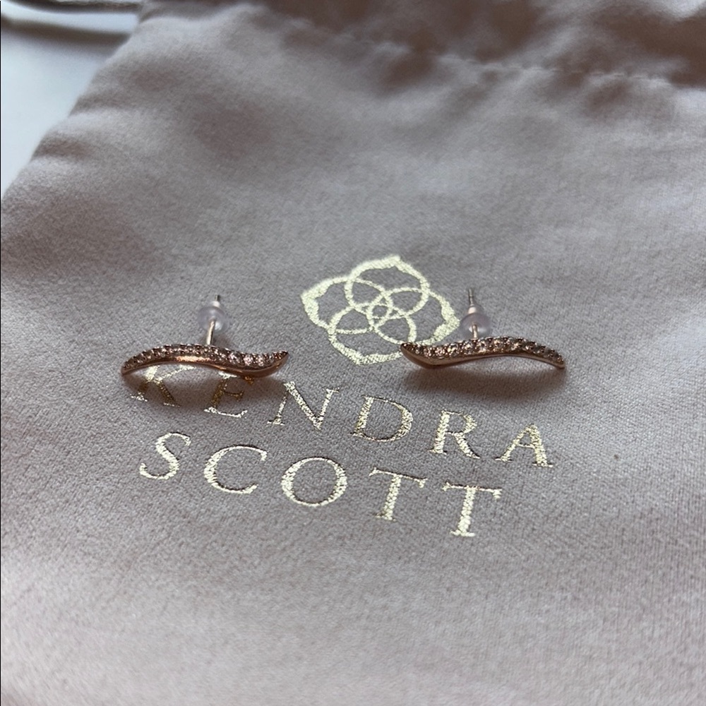 Kendra Scott Vintage Rose Gold Climber earrings - Preowned